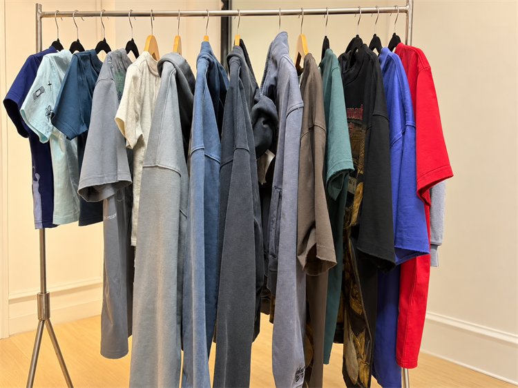 How to Plan a 2,000–5,000-Piece Custom Apparel Order Across Styles and Colors